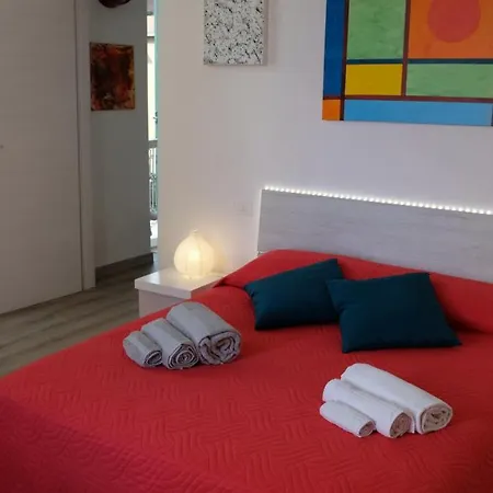 The Gallery Apartment *